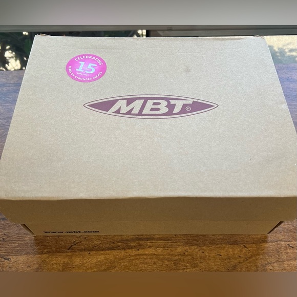 Like NEW MBT Women's Nafasi Black Leather  Toning Walking Shoes US sz. 9-9.5 - Picture 2 of 12